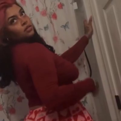 maliksomalia's profile picture