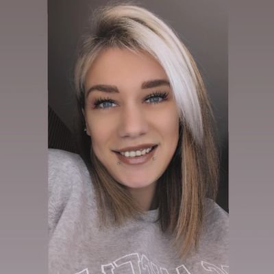 Claret-Chez (R)'s profile picture
