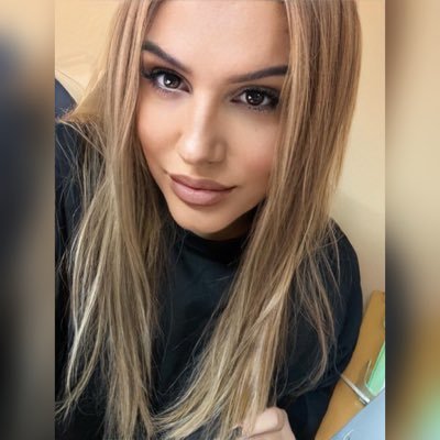 L a u's profile picture