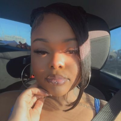 ²ᶠᵒⁱⁿᵉ🍒's profile picture