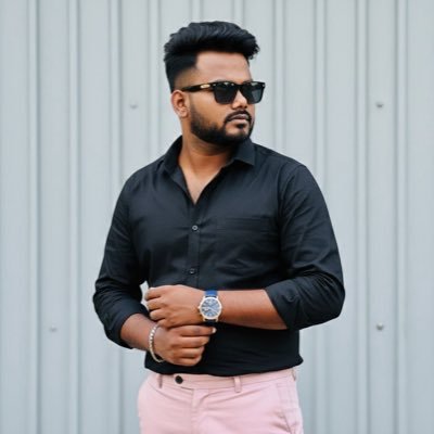 𝗟𝗼𝗴𝗮𝗻♬'s profile picture