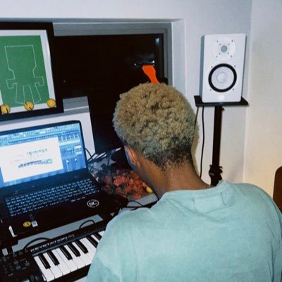 sundaebeatsbruh's profile picture