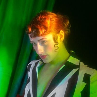 reddoodlesart's profile picture