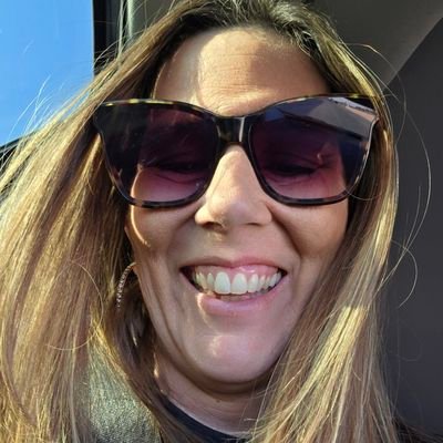 JenZ_StonerMag's profile picture