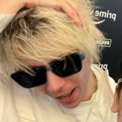 ᥫ᭡dylan ` VERÉ A BTS Y JOJI's profile picture