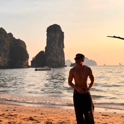 awut_war's profile picture