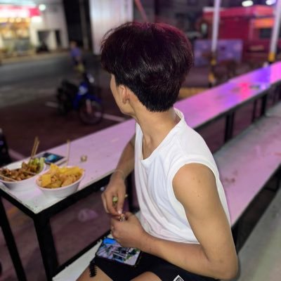 HENG's profile picture