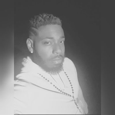 RomeoVsTheWorld's profile picture
