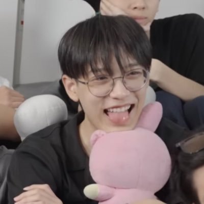 aumsasiii's profile picture