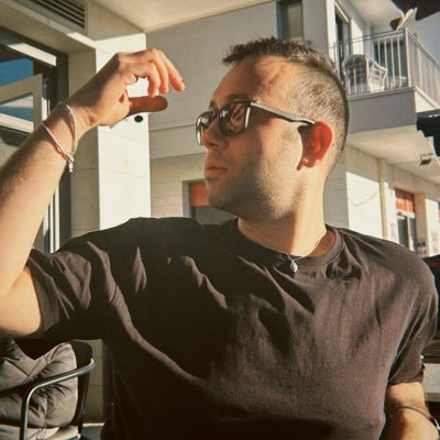 absurtpenguen's profile picture