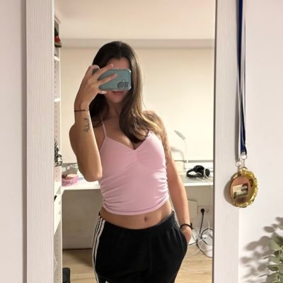 laura ⵣ's profile picture