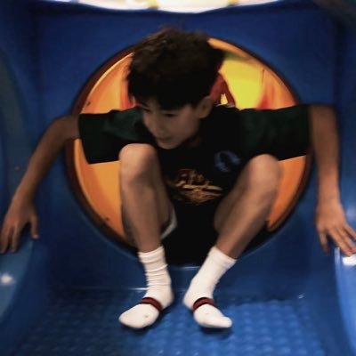 学弟踩我头's profile picture
