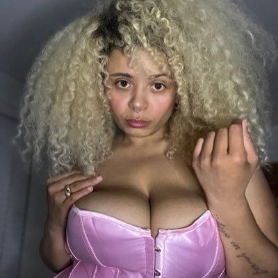 tupac with titties's profile picture