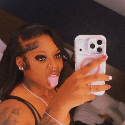 YKITSBABYLOVE's profile picture
