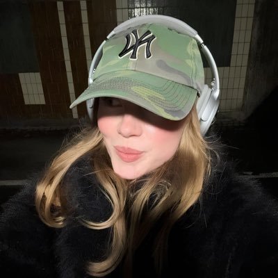 ۫'s profile picture