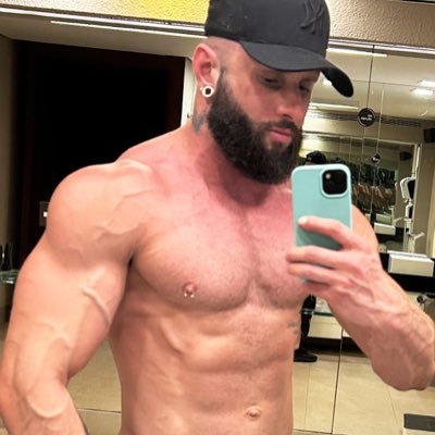 Isacromano96280's profile picture