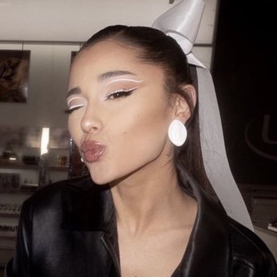 𝚊𝚗𝚗𝚊 ˚.🎀༘⋆'s profile picture