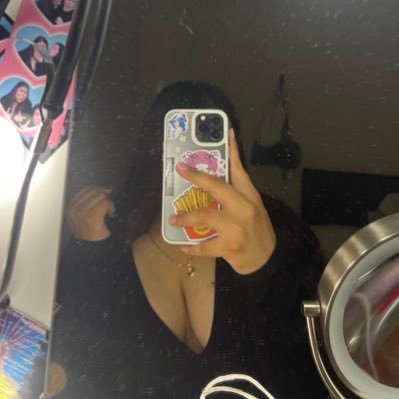 lolcxrrie's profile picture