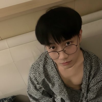 สัญจรนักล่าน้ำตาเด็ก's profile picture