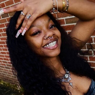 J💕's profile picture