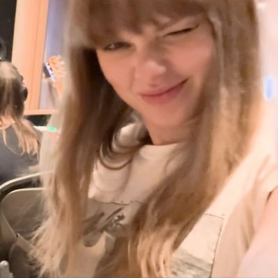 kat ⸆⸉ 💋 (taylors version)'s profile picture