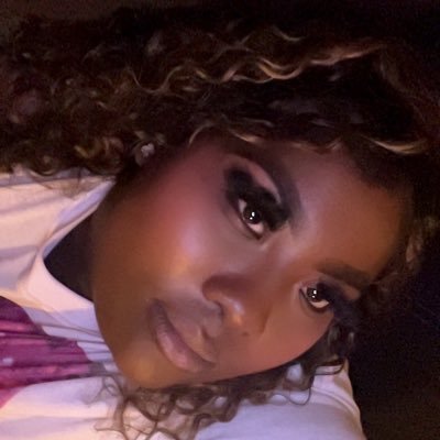 theyenvyluv_'s profile picture