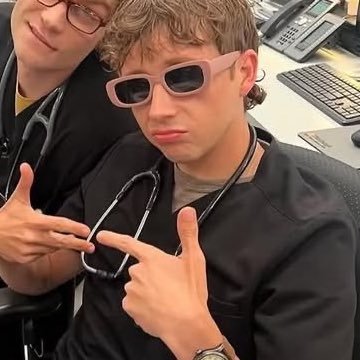 vampdeans's profile picture