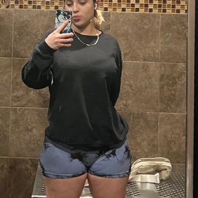 vee's profile picture