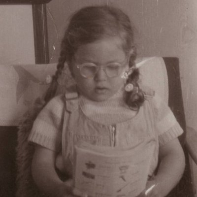 IraTzourou's profile picture