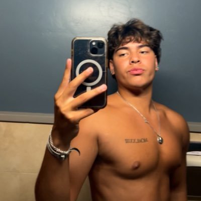 mosessX18's profile picture