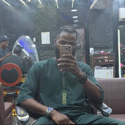 longlivefola's profile picture