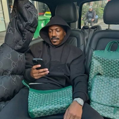 prochaineporte's profile picture