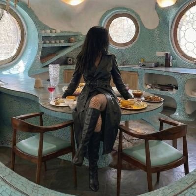 miss mishika's profile picture