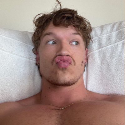 sunfloweremyy's profile picture