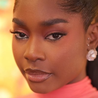 Ella Mobee (Your Media Girl )๐'s profile picture