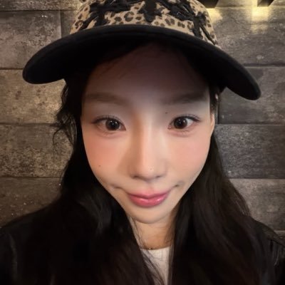 bee 🦋's profile picture