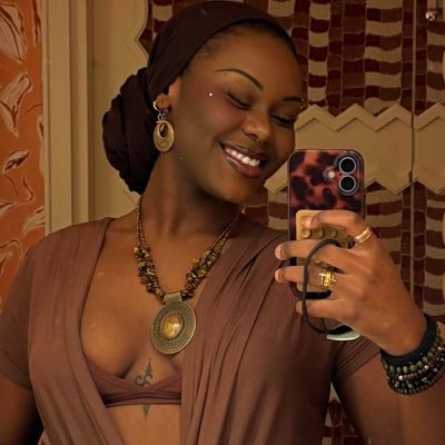 Nola Darling 👩🏾‍🦱✨'s profile picture