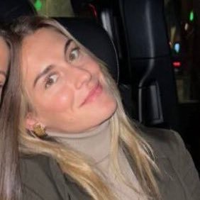 júlia's profile picture