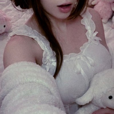 DUMBUNNlE's profile picture