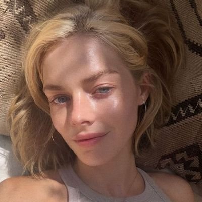 júlia's profile picture