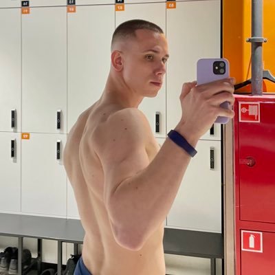 charnikovxxx's profile picture