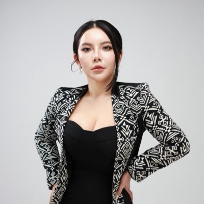 D's profile picture