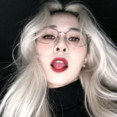 LOVE1998sasa's profile picture