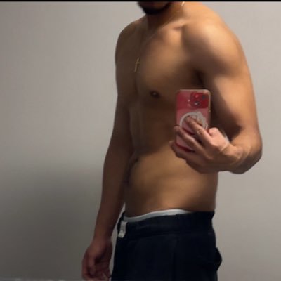 latinopapi555's profile picture