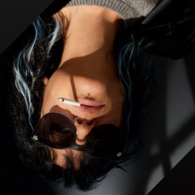 🍷nevermind meral 📚☀️☄️'s profile picture
