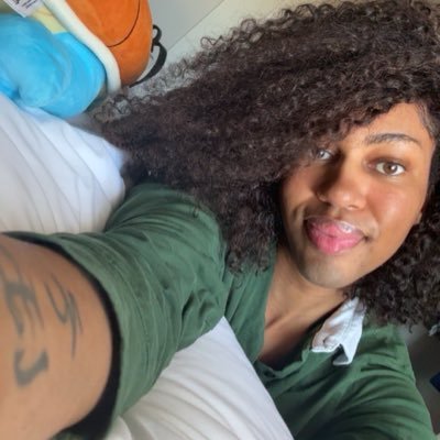 VIOSUMMERZ's profile picture