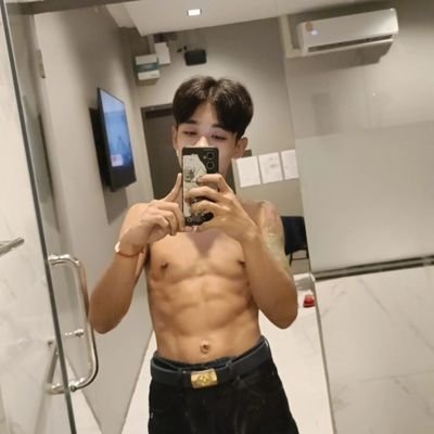 pondpatiphan26's profile picture