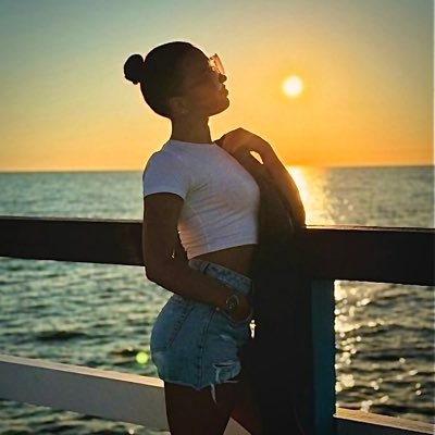 R E G I's profile picture