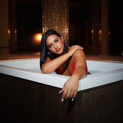 alaianoemii's profile picture