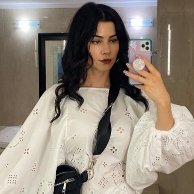 kata 🦋's profile picture
